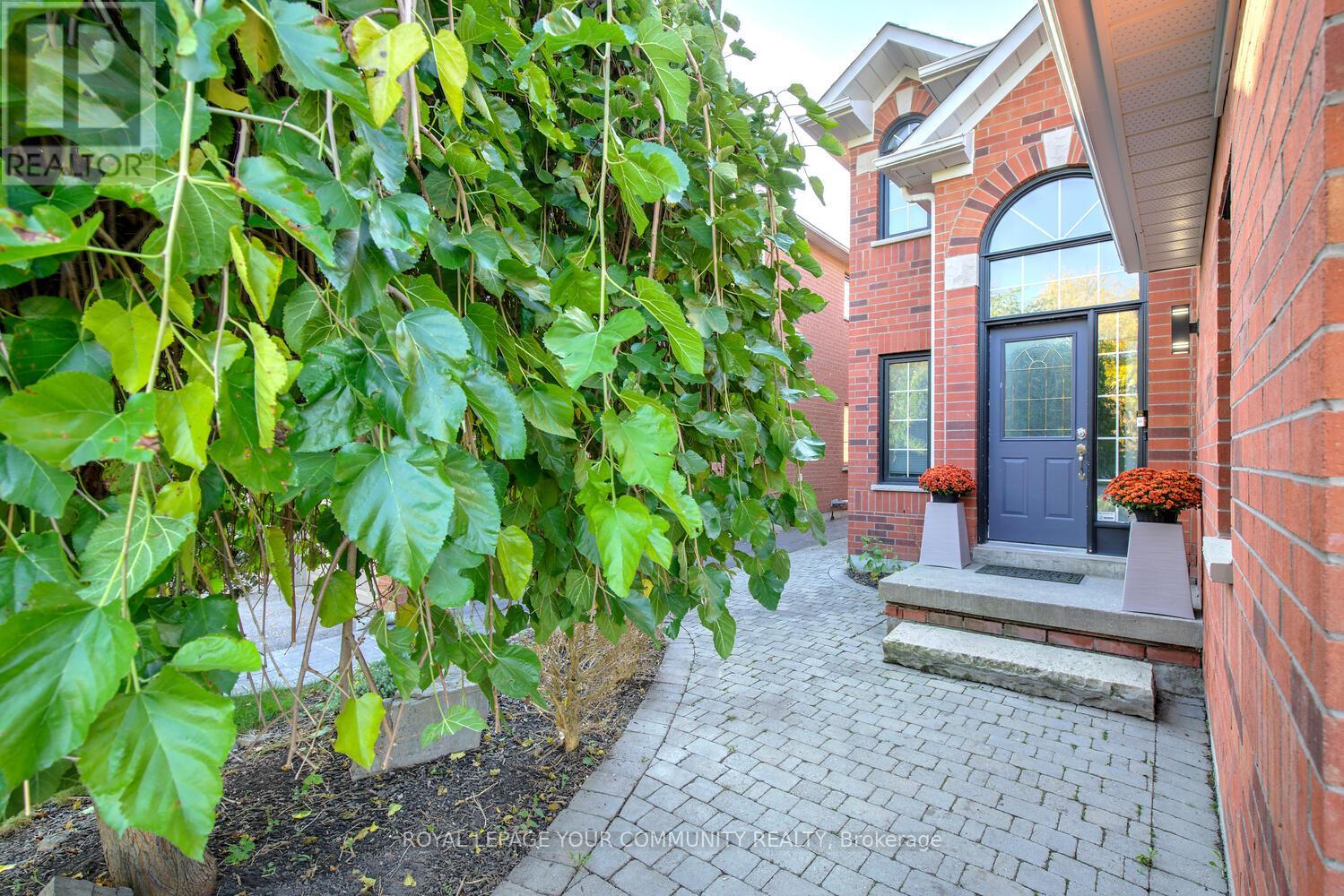 108 Kirkbride Crescent, Vaughan, Ontario  L6A 2J6 - Photo 2 - N12573552