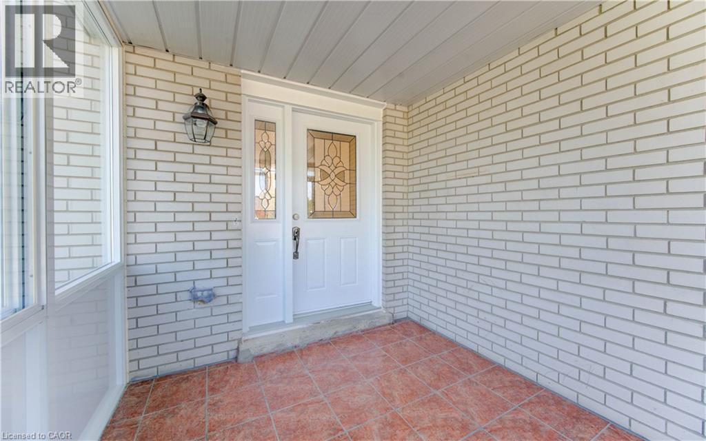 1493 Queens Boulevard, Kitchener, Ontario  N2M 1E3 - Photo 3 - 40759488