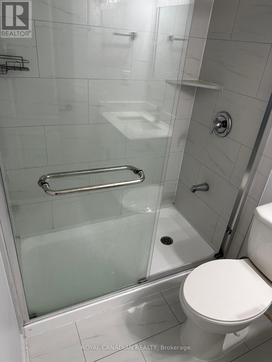 Bsmt - 15 Fordham Road, Brampton, Ontario  L6Y 6K2 - Photo 10 - W12573520