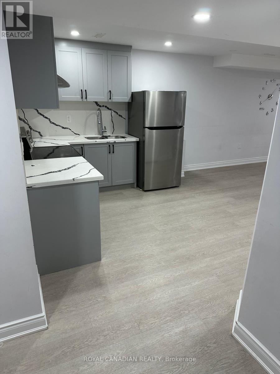 Bsmt - 15 Fordham Road, Brampton, Ontario  L6Y 6K2 - Photo 3 - W12573520