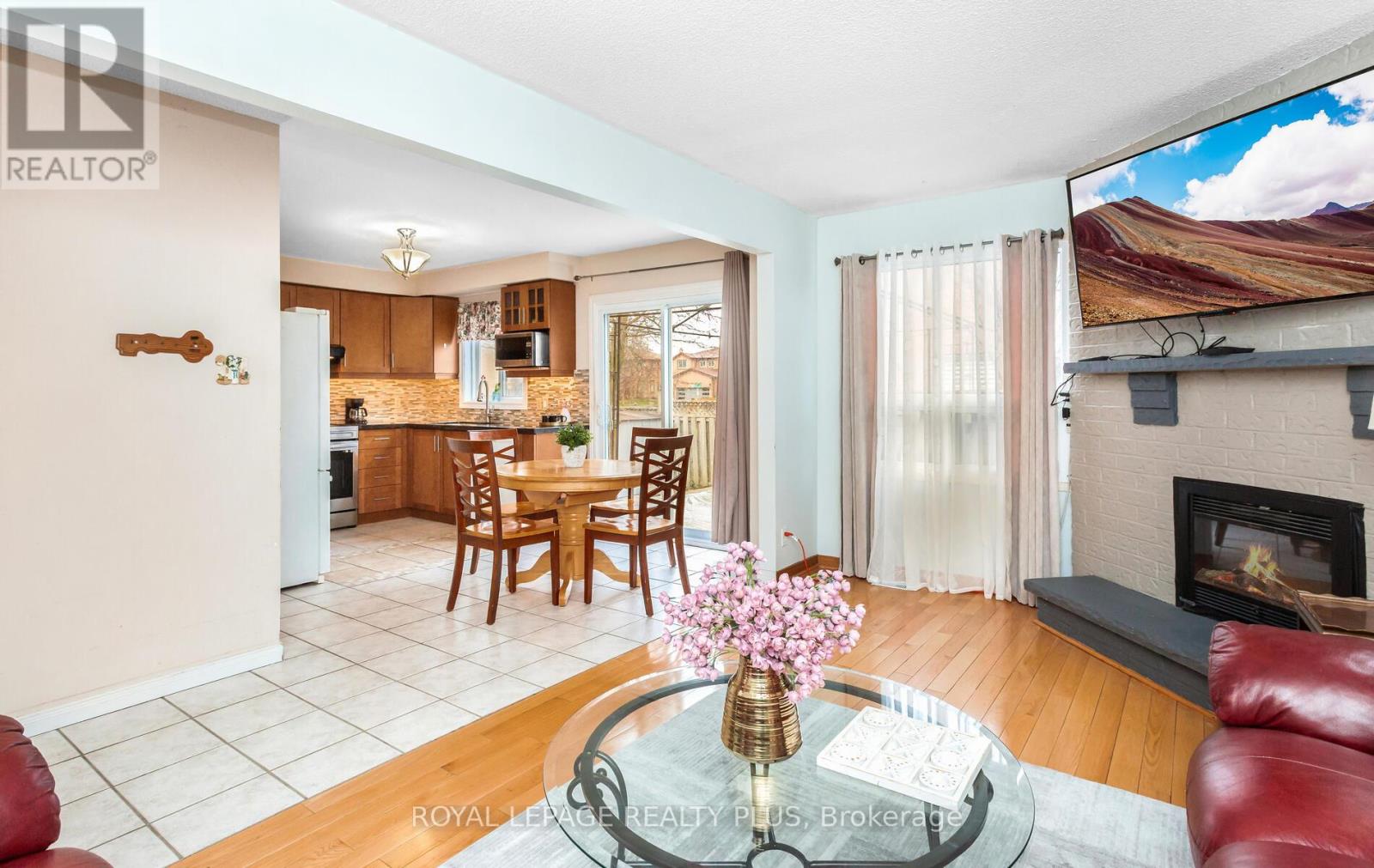 138 Atkins Circle, Brampton, Ontario  L6X 4E7 - Photo 15 - W12573524