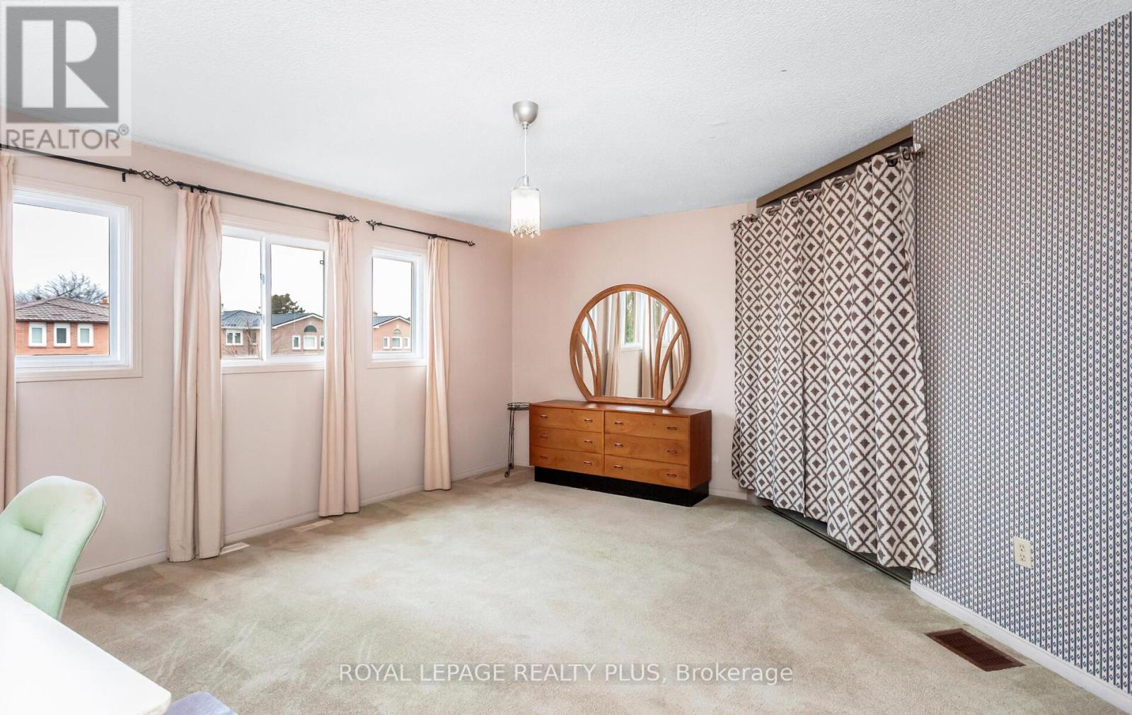 138 Atkins Circle, Brampton, Ontario  L6X 4E7 - Photo 33 - W12573524