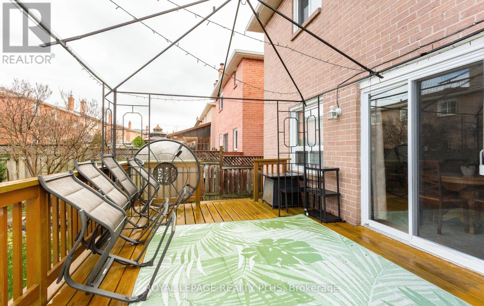 138 Atkins Circle, Brampton, Ontario  L6X 4E7 - Photo 48 - W12573524