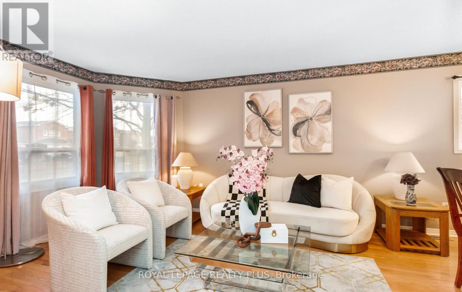 138 Atkins Circle, Brampton, Ontario  L6X 4E7 - Photo 7 - W12573524