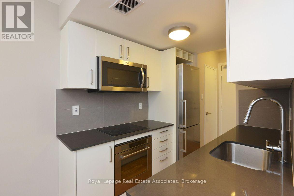 701 - 99 Tyndall Avenue, Toronto, Ontario  M6K 2G2 - Photo 2 - W12573554