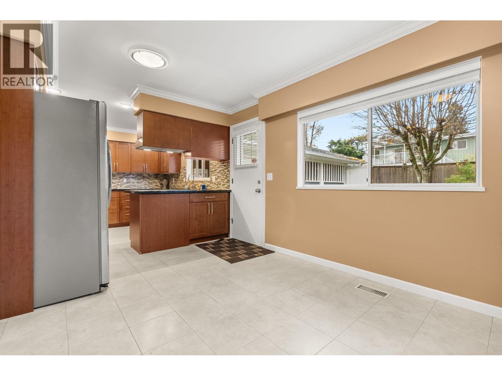 35 Courtney Crescent, New Westminster, British Columbia  V3L 4M1 - Photo 10 - R3069754