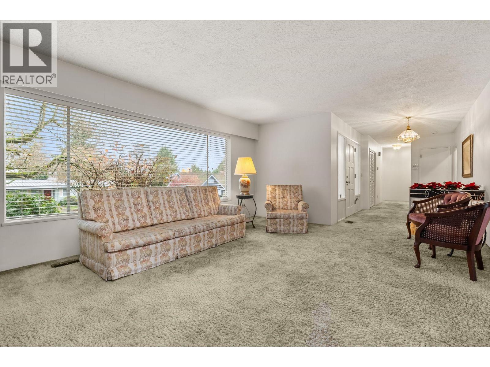 35 Courtney Crescent, New Westminster, British Columbia  V3L 4M1 - Photo 6 - R3069754