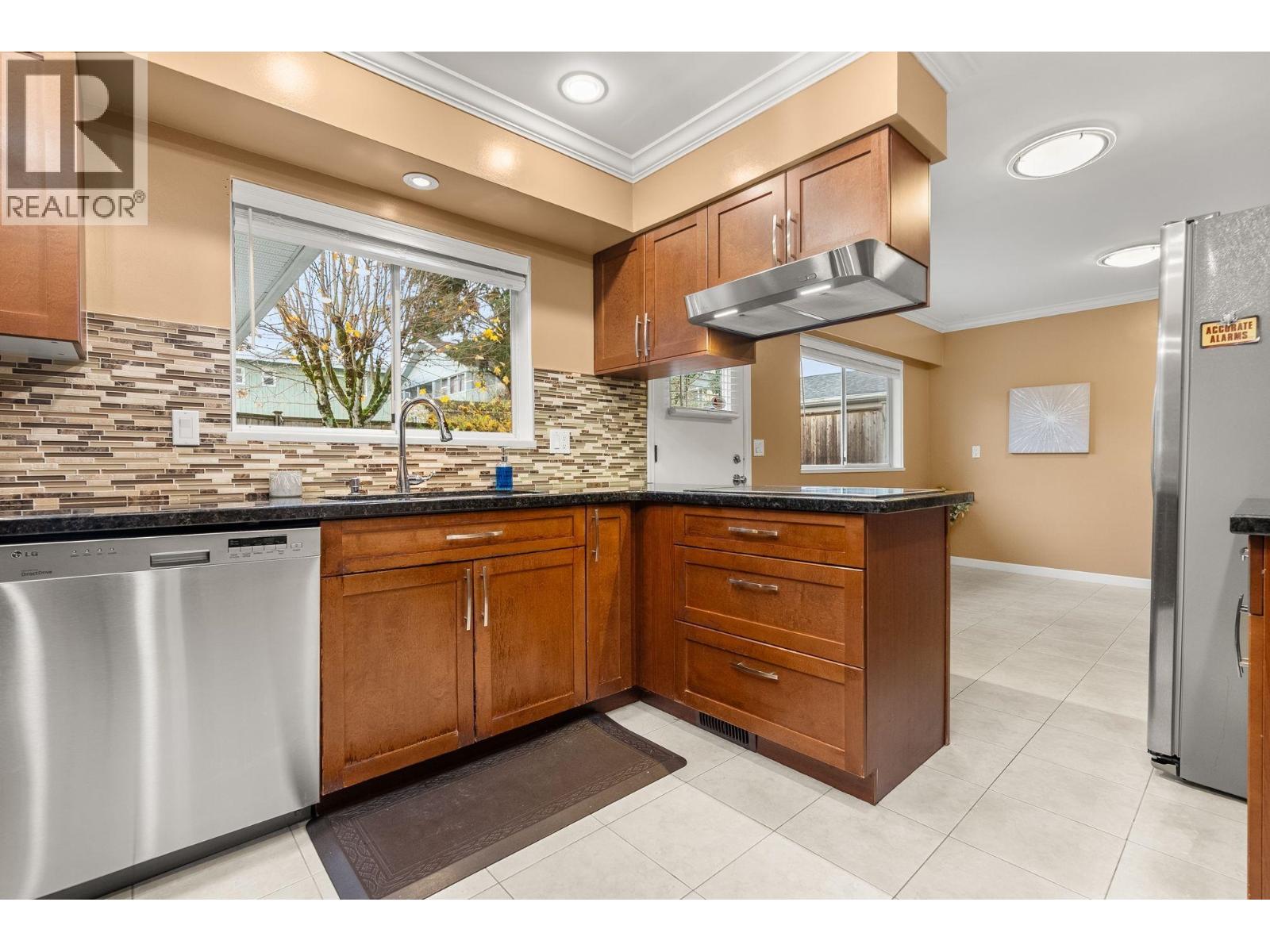 35 Courtney Crescent, New Westminster, British Columbia  V3L 4M1 - Photo 14 - R3069754