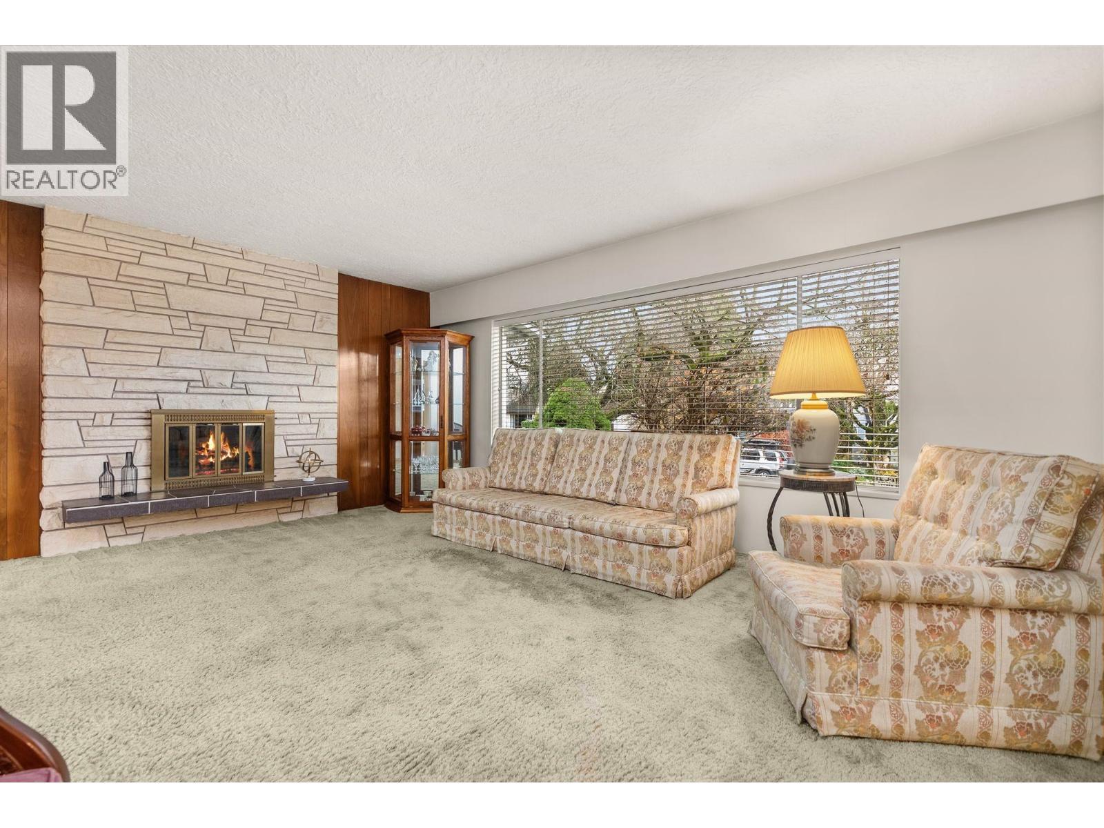 35 Courtney Crescent, New Westminster, British Columbia  V3L 4M1 - Photo 5 - R3069754