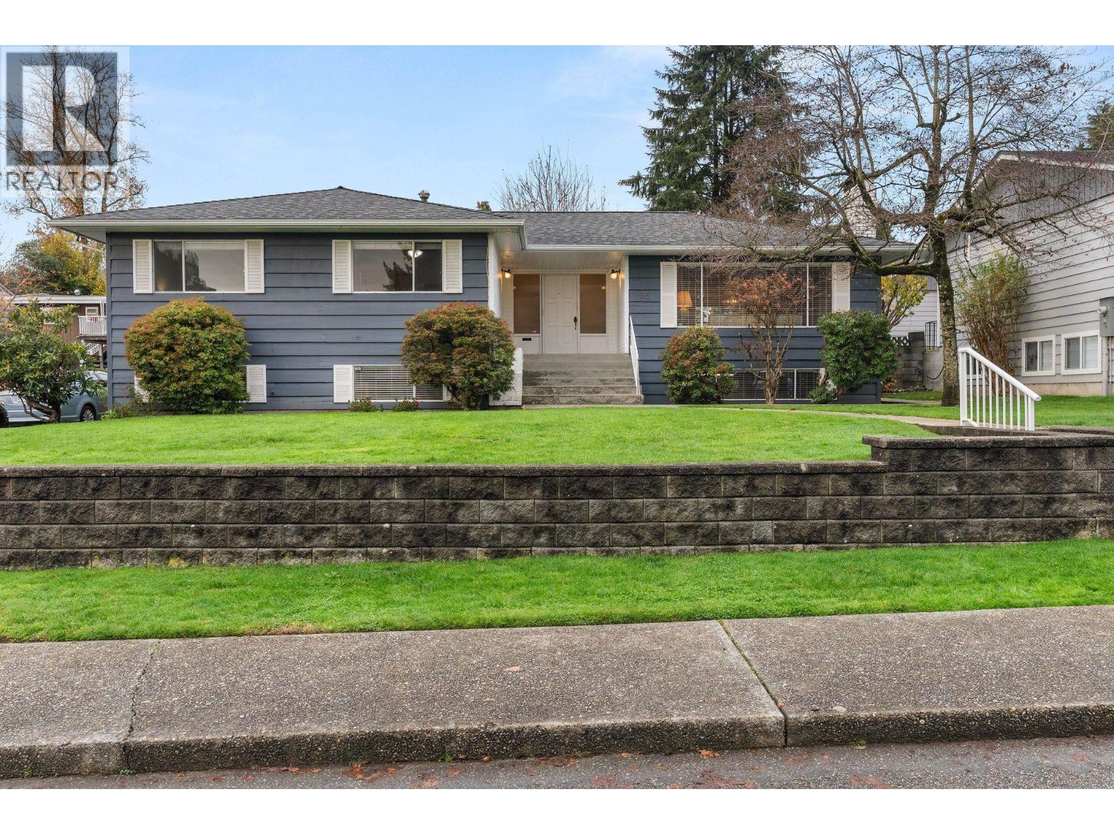 35 Courtney Crescent, New Westminster, British Columbia  V3L 4M1 - Photo 3 - R3069754