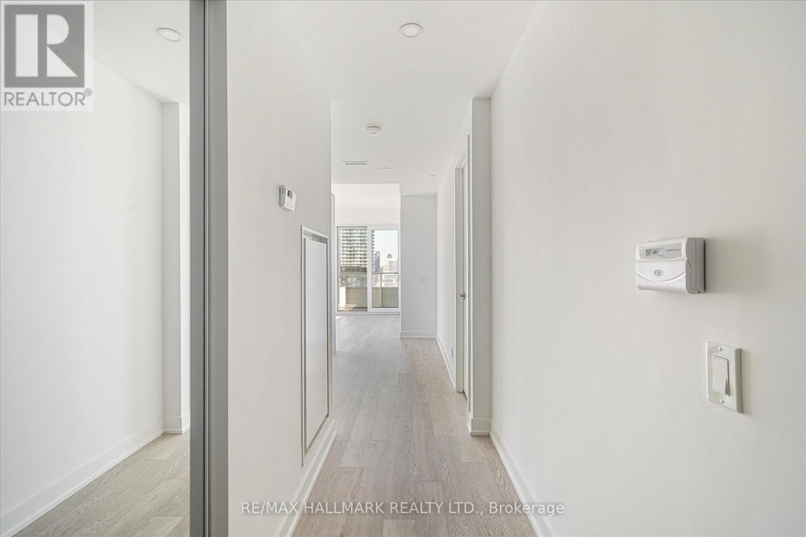 4711 - 88 Queen Street E, Toronto, Ontario  M5C 0B6 - Photo 3 - C12573558