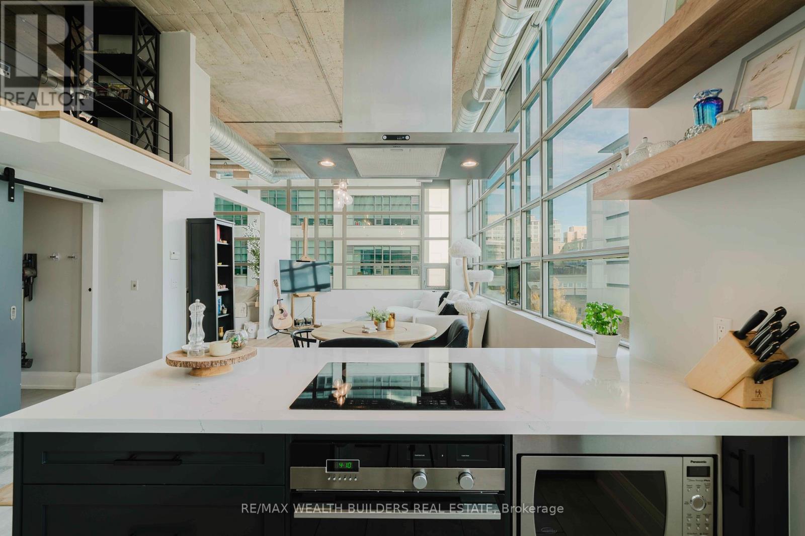 304 - 637 LAKE SHORE BOULEVARD W, Toronto, Ontario