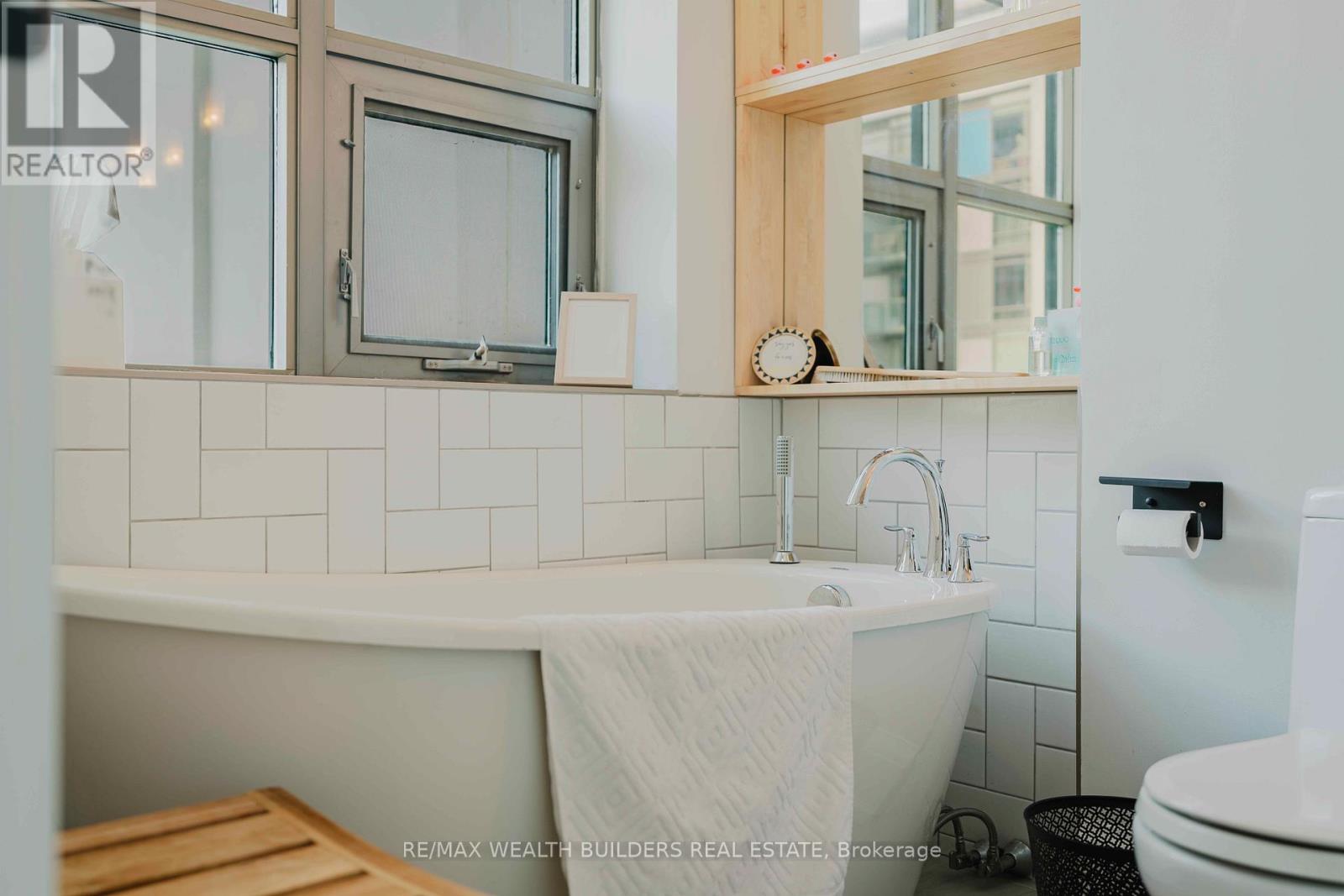 304 - 637 Lake Shore Boulevard W, Toronto, Ontario  M5V 3J6 - Photo 13 - C12573594