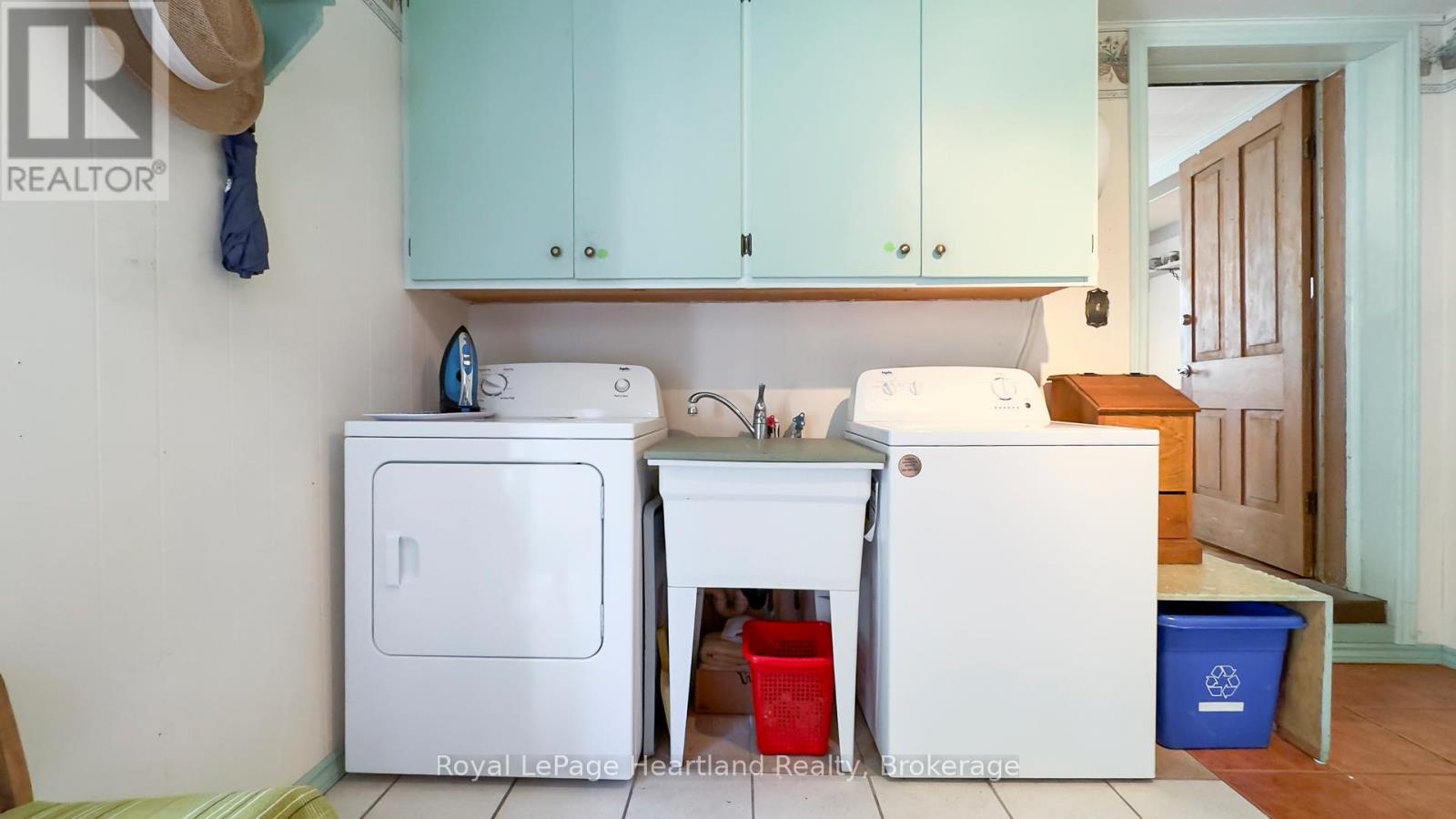 131 Rattenbury Street E, Central Huron, Ontario  N0M 1L0 - Photo 11 - X12214347