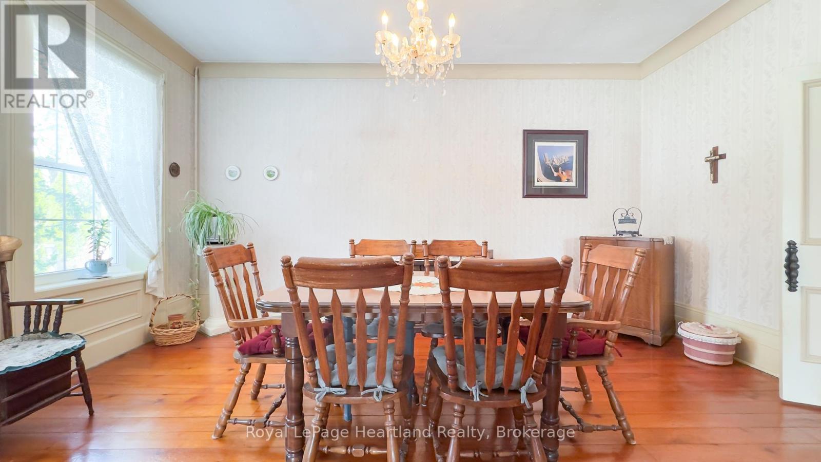 Photo 14 of 49 for 131 Rattenbury Street E