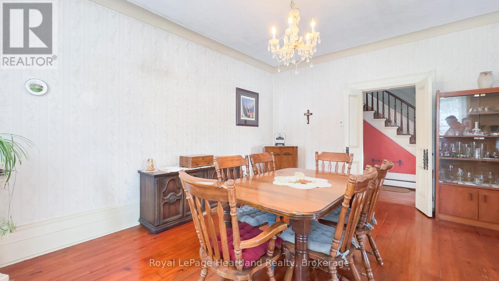 Photo 15 of 49 for 131 Rattenbury Street E