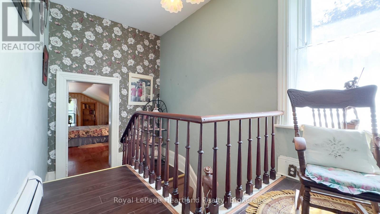 Photo 28 of 49 for 131 Rattenbury Street E