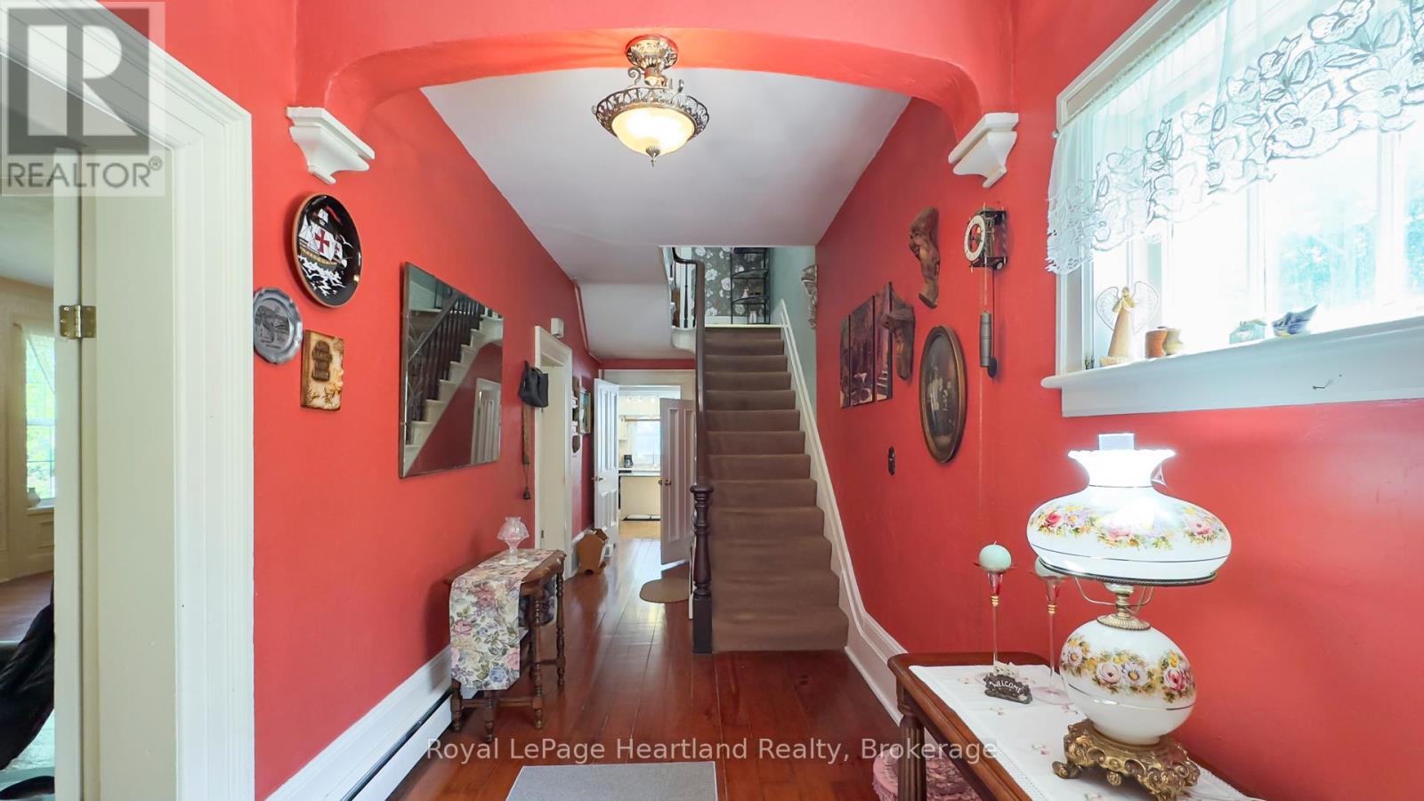 Photo 7 of 49 for 131 Rattenbury Street E