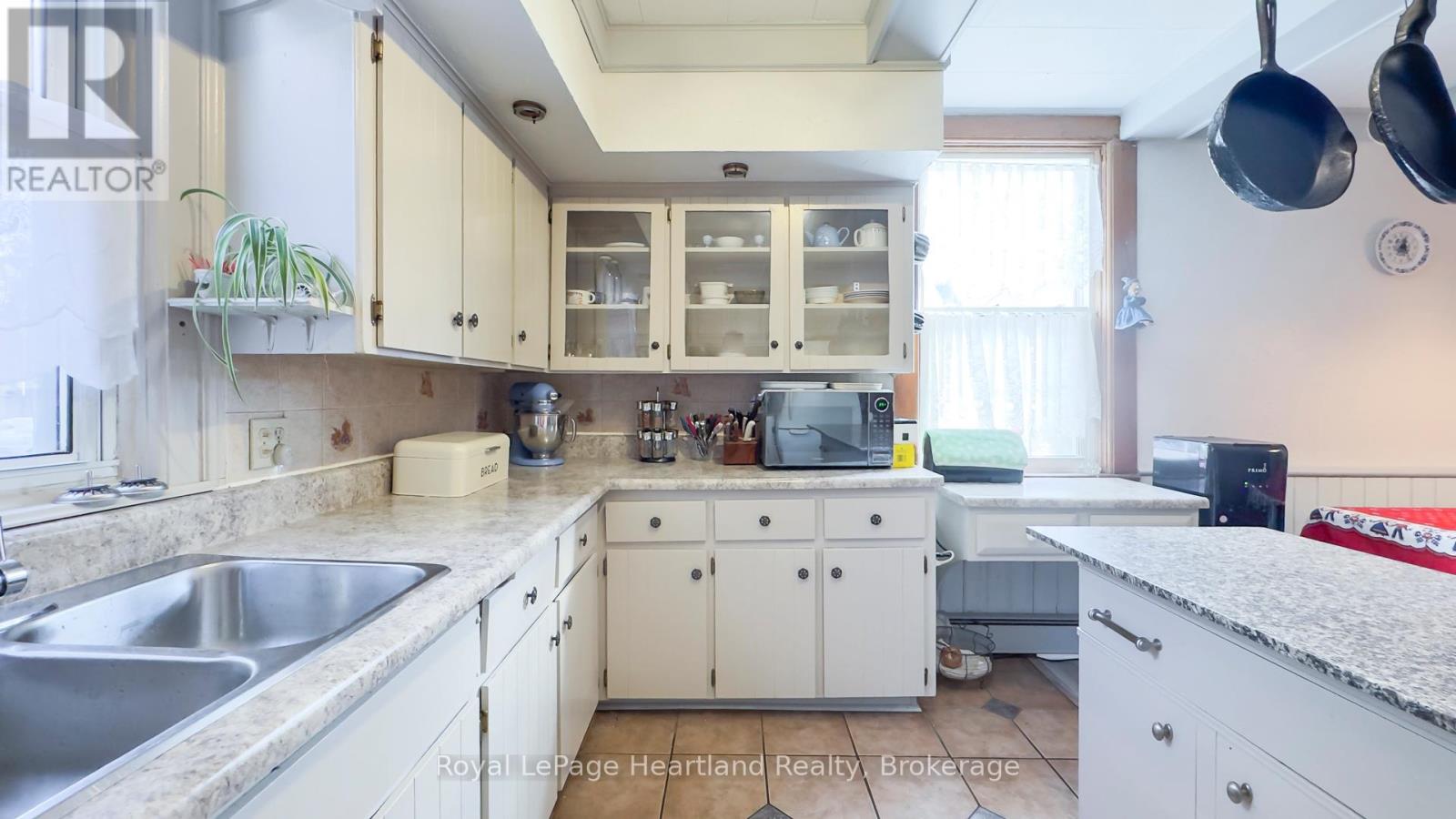 131 Rattenbury Street E, Central Huron, Ontario  N0M 1L0 - Photo 26 - X12214347