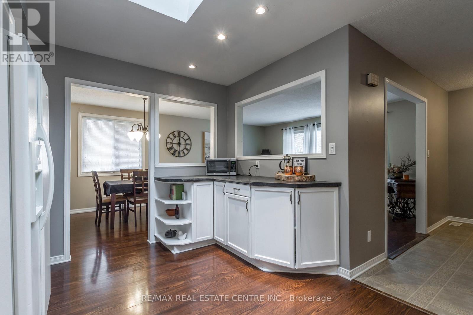 34 Milton Heights Crescent, Milton, Ontario  L9T 2W7 - Photo 10 - W12573568