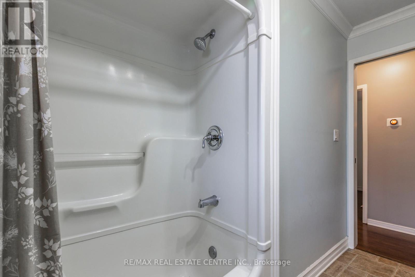 34 Milton Heights Crescent, Milton, Ontario  L9T 2W7 - Photo 13 - W12573568