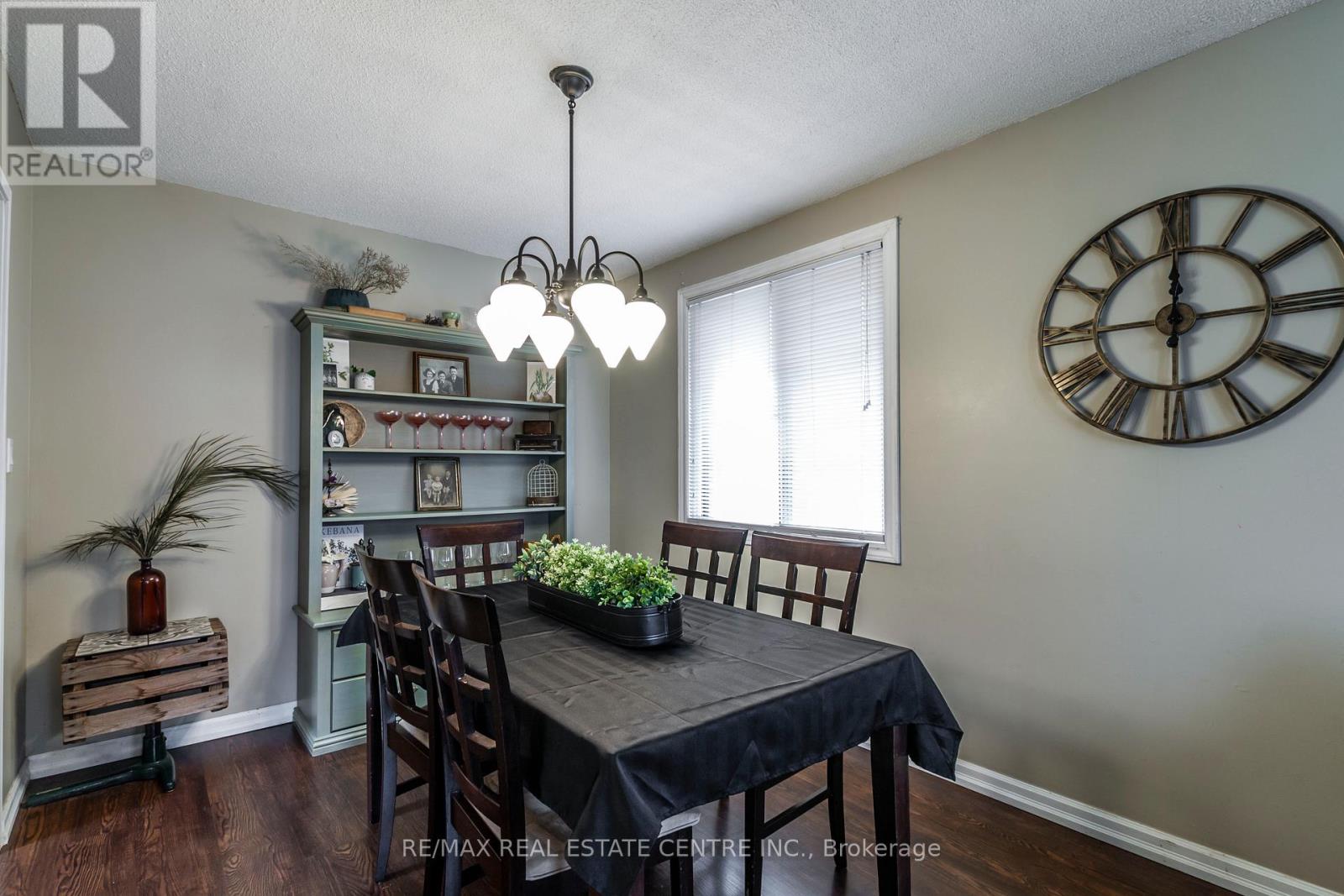 34 Milton Heights Crescent, Milton, Ontario  L9T 2W7 - Photo 6 - W12573568
