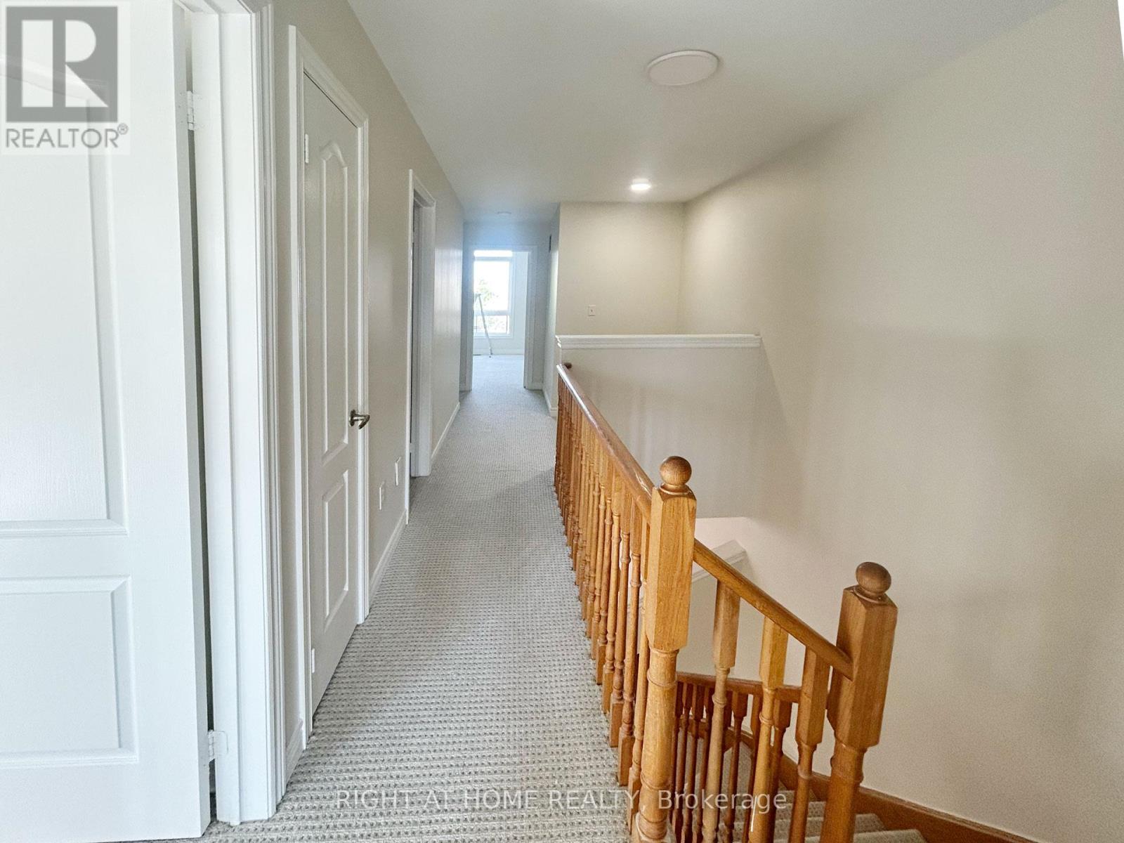 3342 Fountain Park Avenue, Mississauga, Ontario  L5M 7E2 - Photo 9 - W12573576