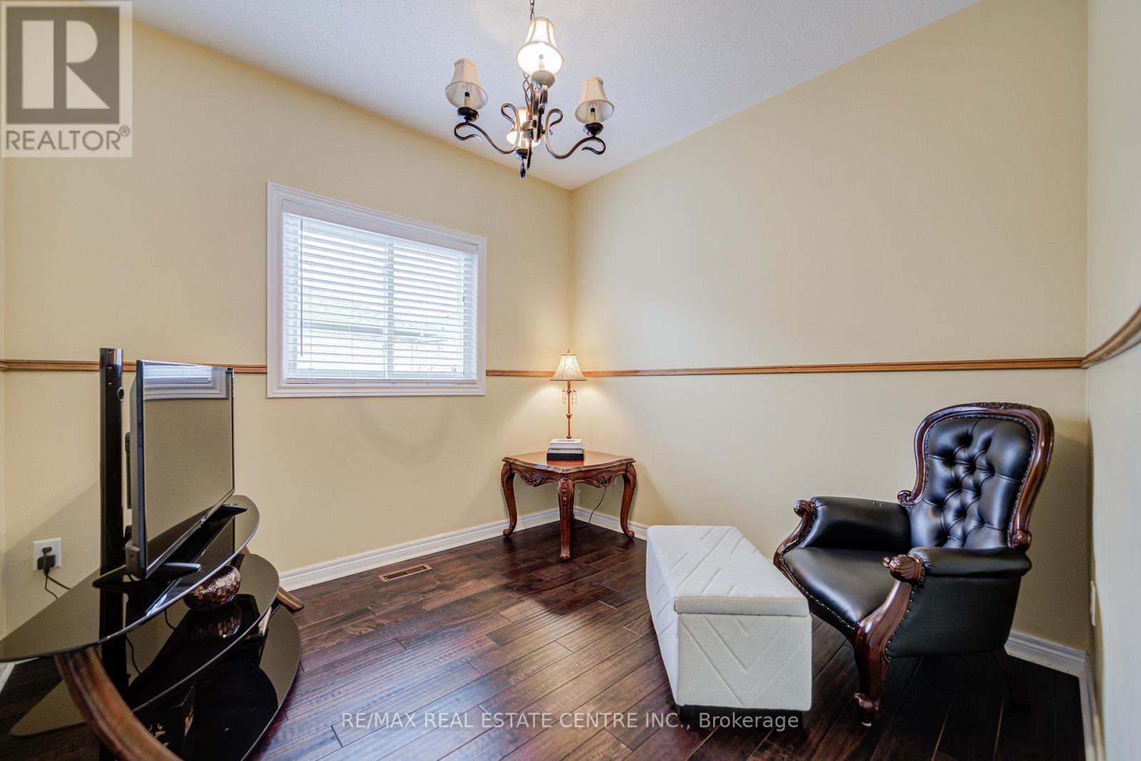 7 Carmichael Court, Caledon, Ontario  L7E 2L8 - Photo 19 - W12573578