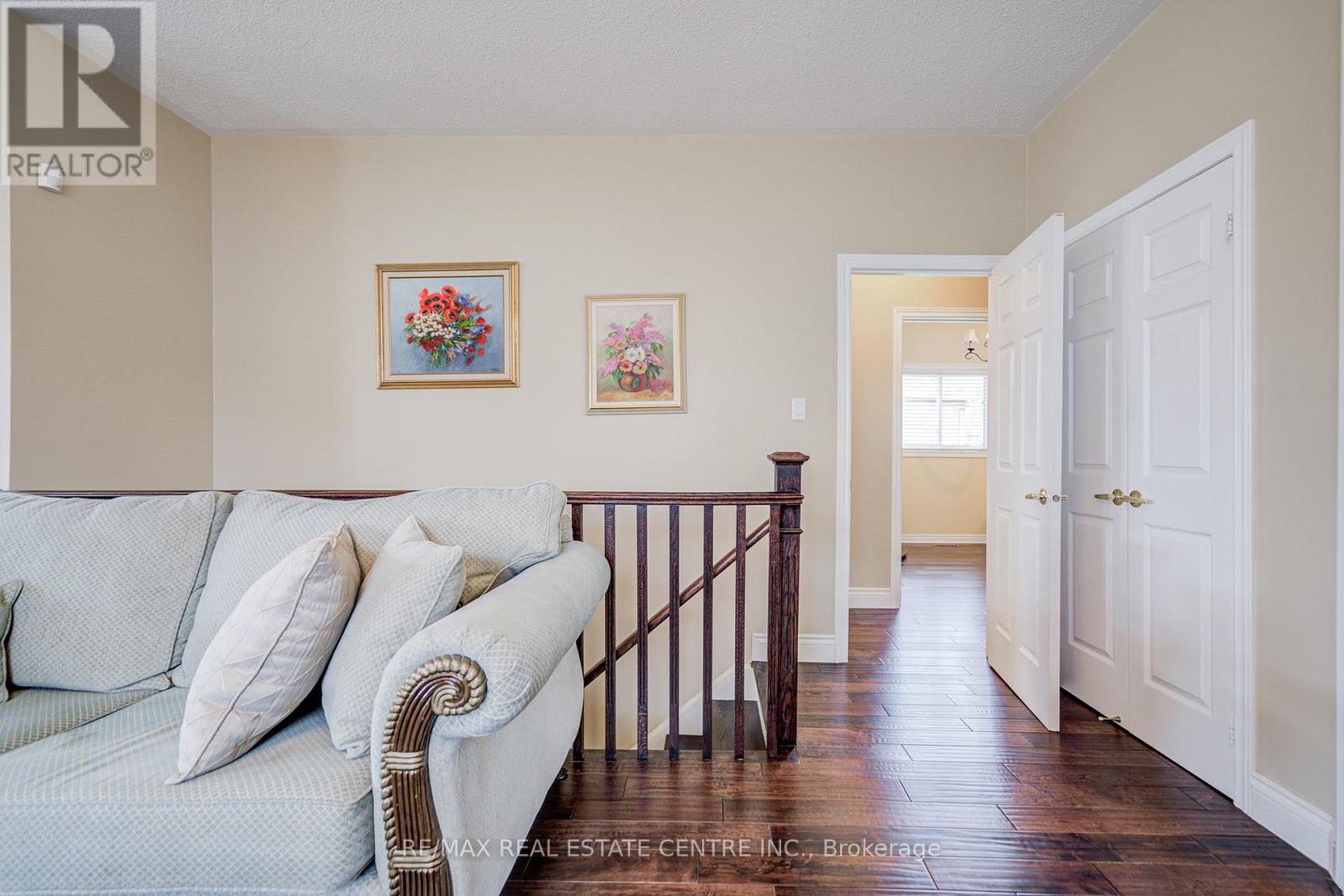 7 Carmichael Court, Caledon, Ontario  L7E 2L8 - Photo 9 - W12573578