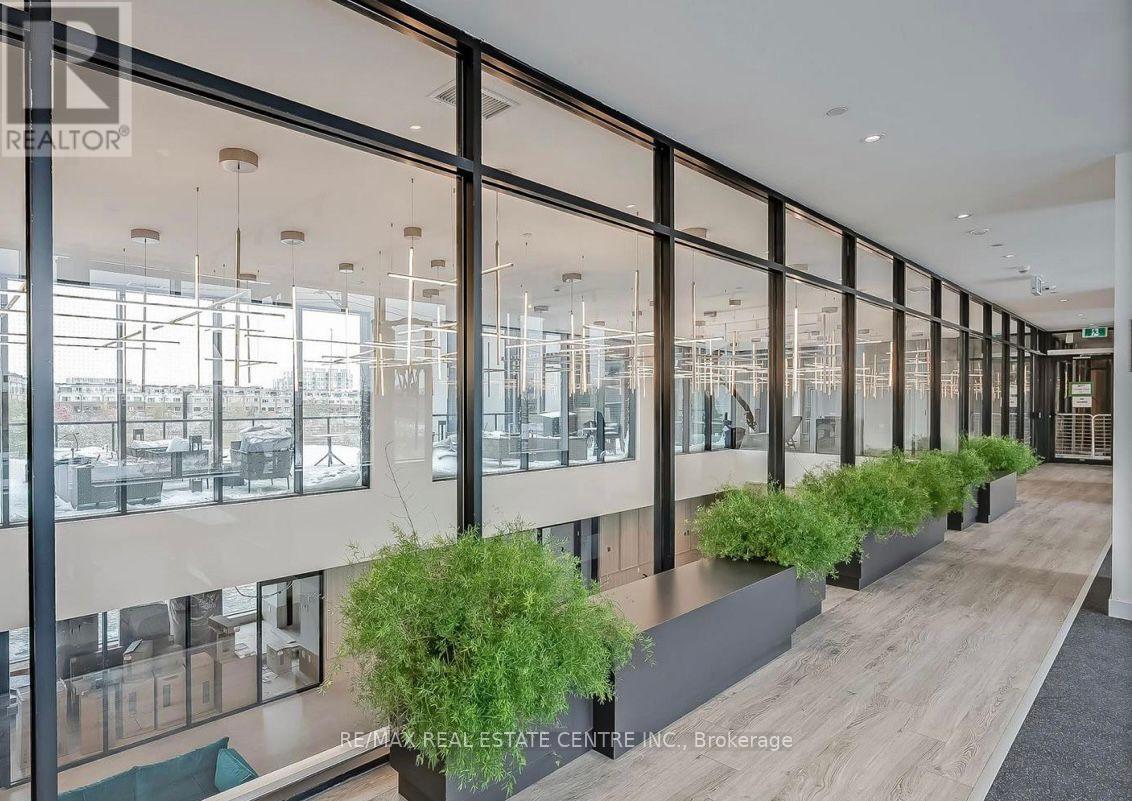 805 - 3079 Trafalgar Road N, Oakville, Ontario  L6H 8C5 - Photo 3 - W12573582