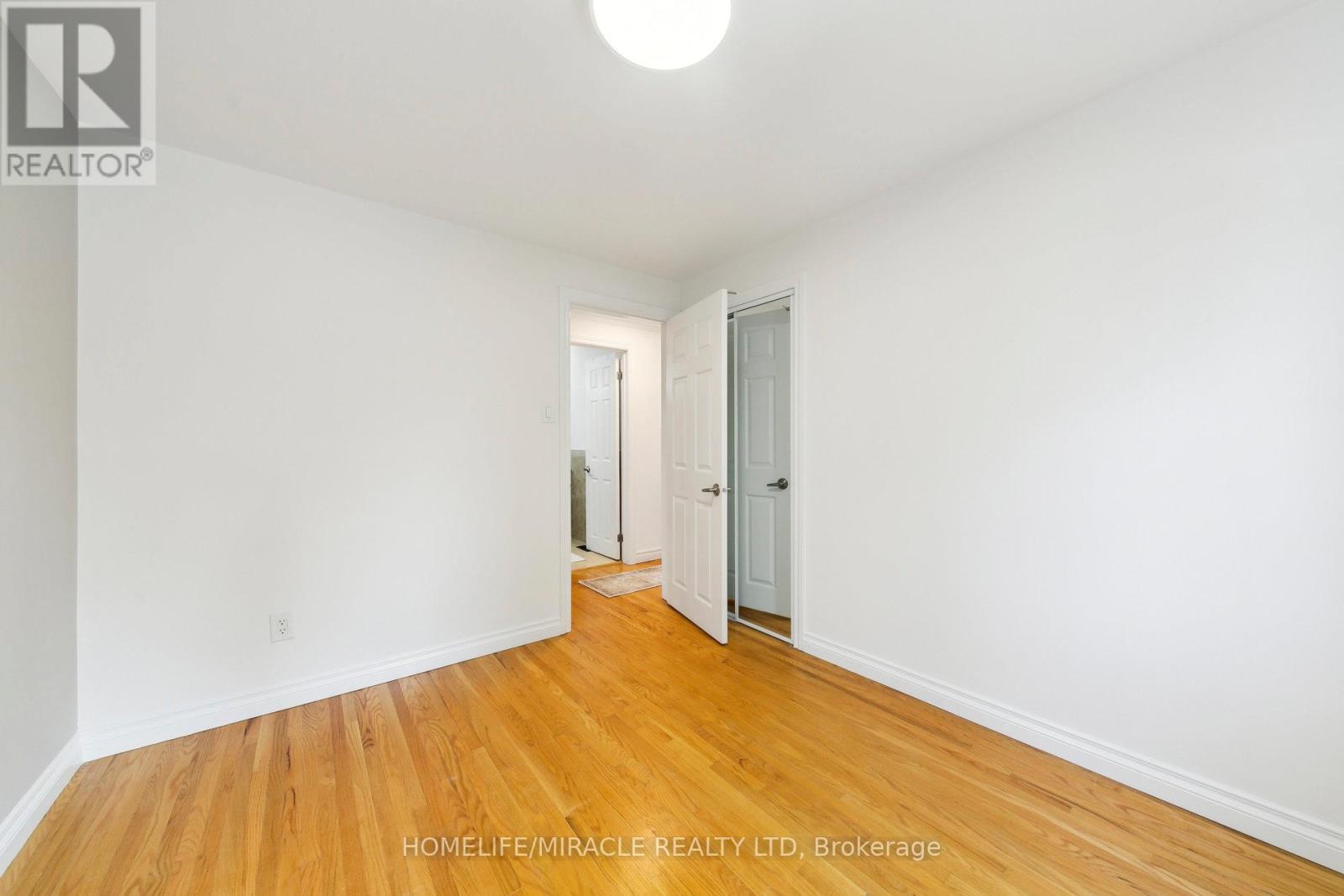 1612 Wavell Crescent, Mississauga, Ontario  L4X 1X1 - Photo 16 - W12573586