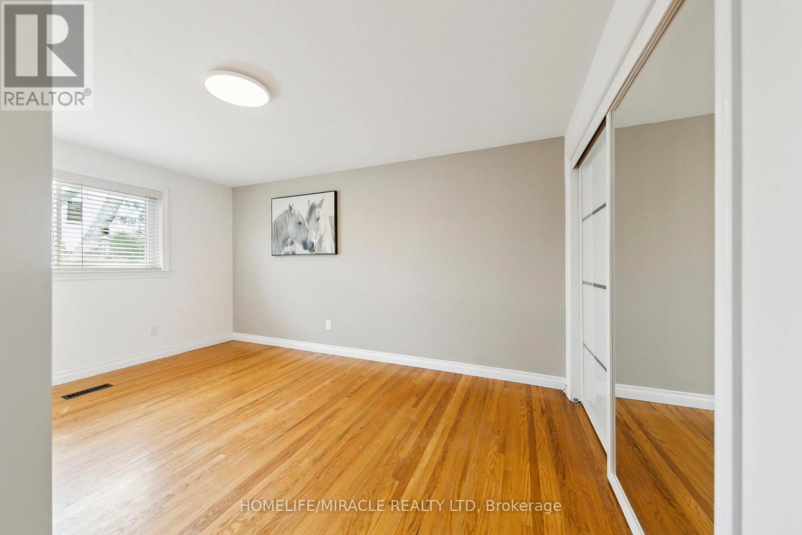 1612 Wavell Crescent, Mississauga, Ontario  L4X 1X1 - Photo 18 - W12573586