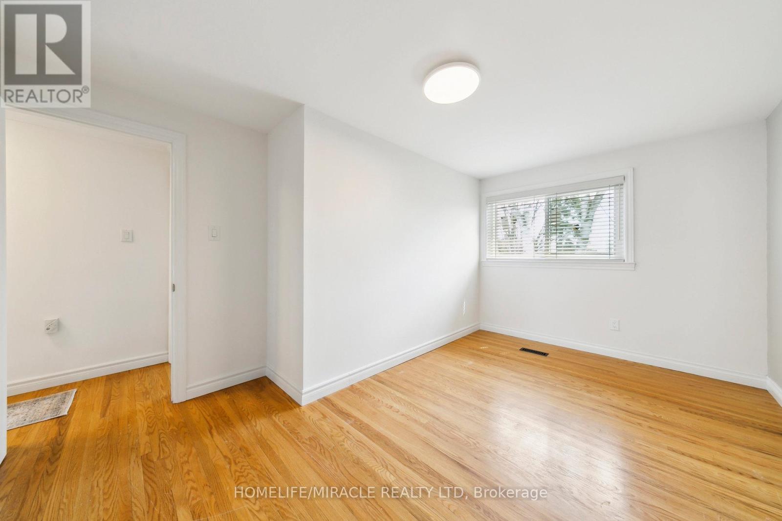 1612 Wavell Crescent, Mississauga, Ontario  L4X 1X1 - Photo 19 - W12573586