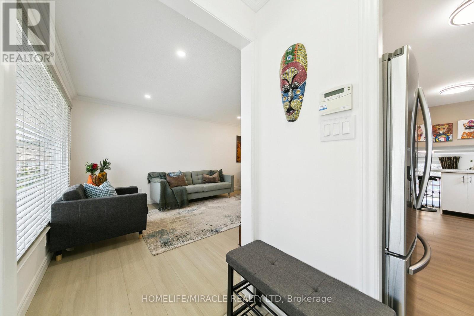 1612 Wavell Crescent, Mississauga, Ontario  L4X 1X1 - Photo 6 - W12573586