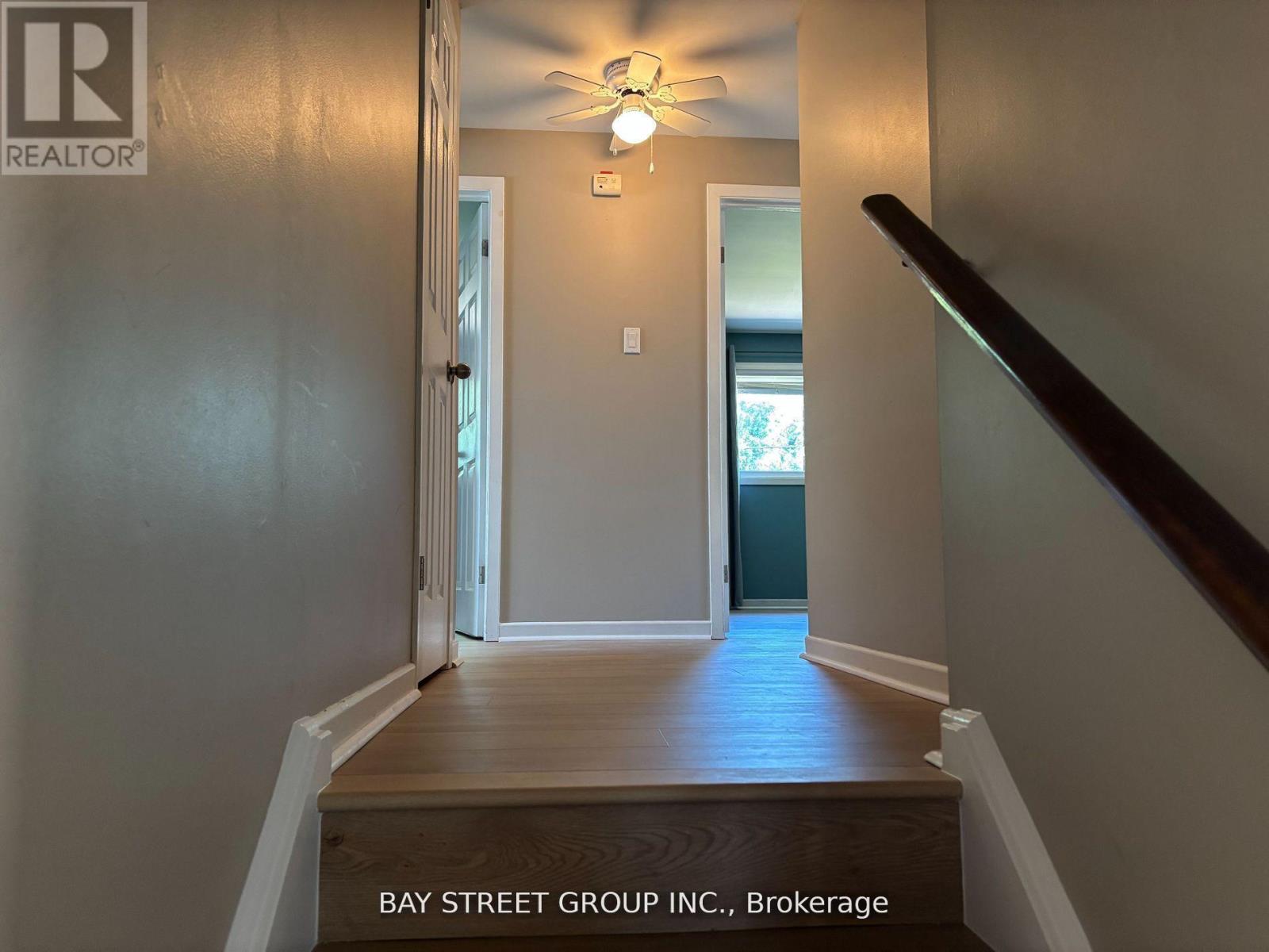 632 Ardleigh Crescent, Burlington, Ontario  L7L 4K8 - Photo 12 - W12573588