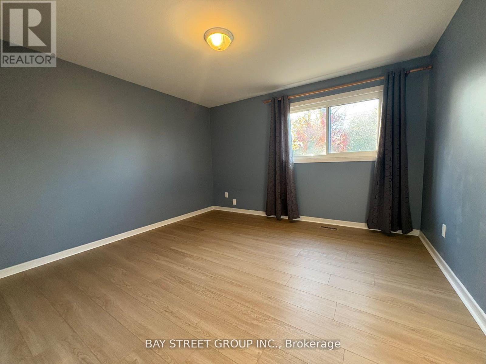 632 Ardleigh Crescent, Burlington, Ontario  L7L 4K8 - Photo 14 - W12573588