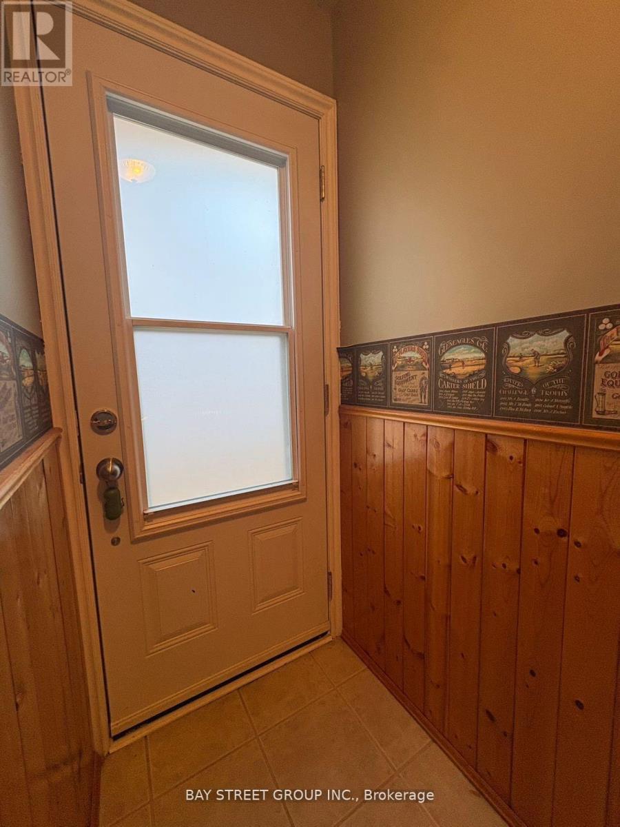 632 Ardleigh Crescent, Burlington, Ontario  L7L 4K8 - Photo 18 - W12573588