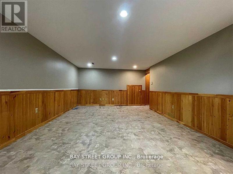 632 Ardleigh Crescent, Burlington, Ontario  L7L 4K8 - Photo 20 - W12573588