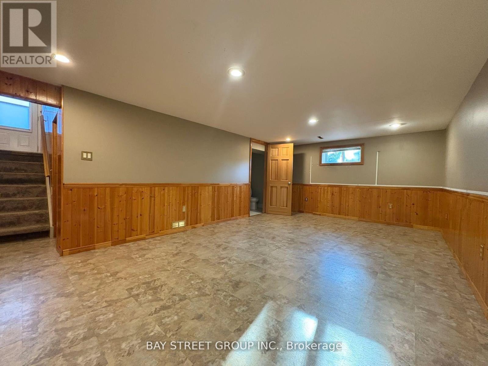 632 Ardleigh Crescent, Burlington, Ontario  L7L 4K8 - Photo 21 - W12573588