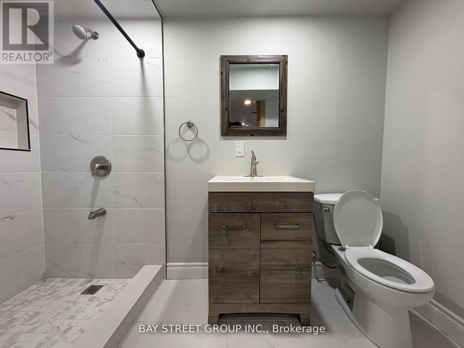 632 Ardleigh Crescent, Burlington, Ontario  L7L 4K8 - Photo 25 - W12573588