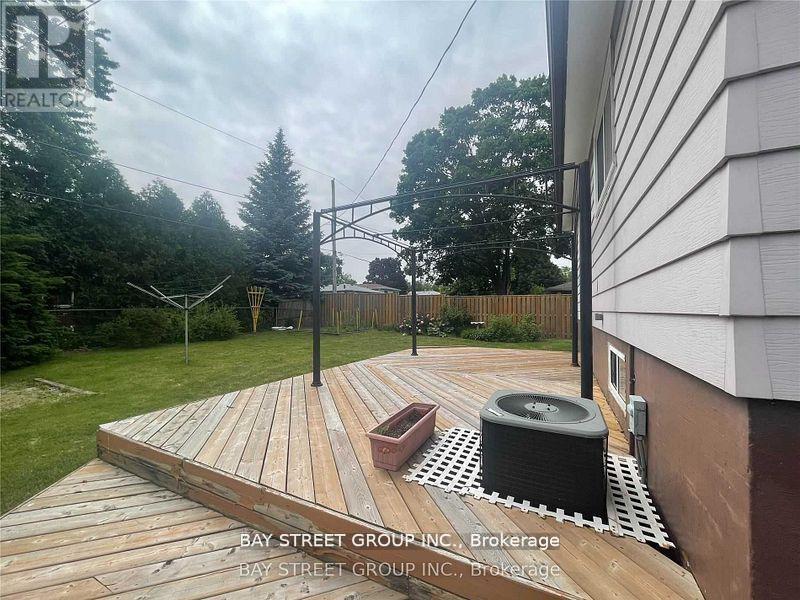 632 Ardleigh Crescent, Burlington, Ontario  L7L 4K8 - Photo 26 - W12573588