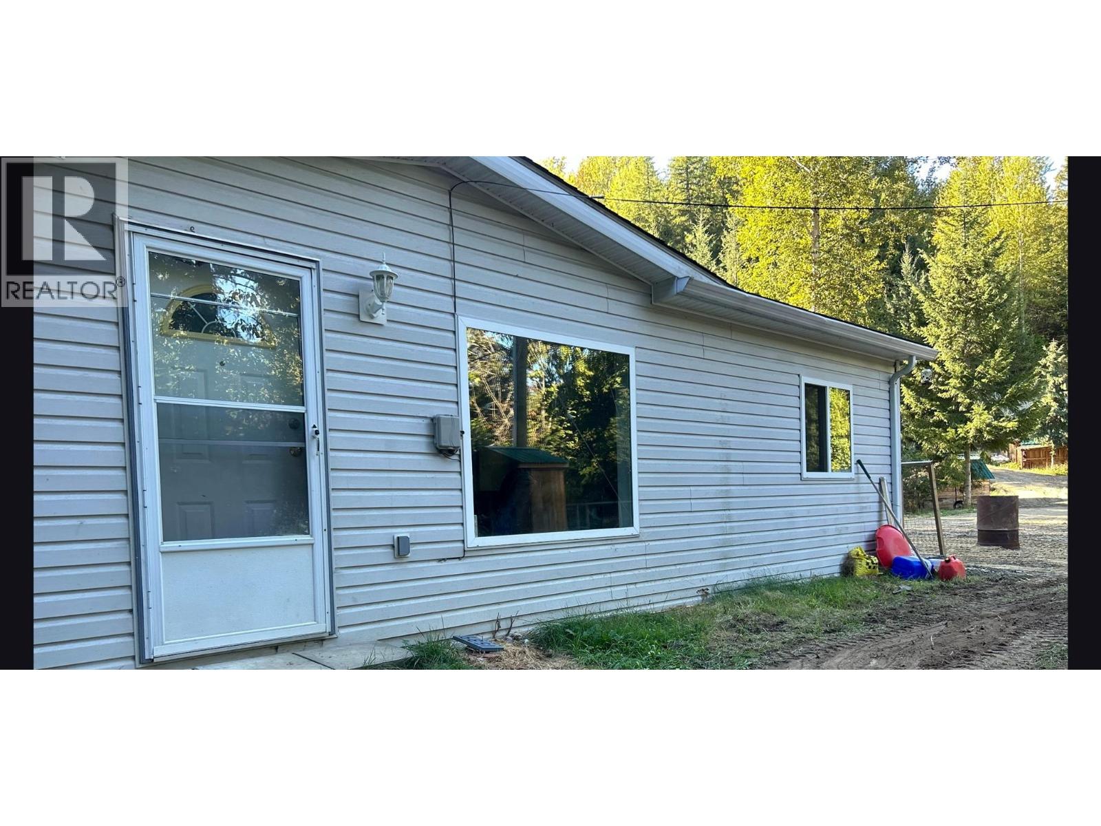 1539 Mountain ridge Road, pass creek, British Columbia