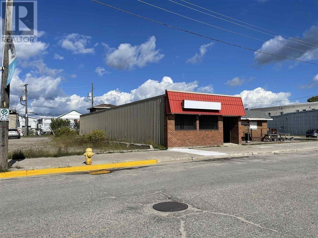 18 Birch (Full Building) St, Chapleau, Ontario P0M 1K0 - Photo 2 - SM252996