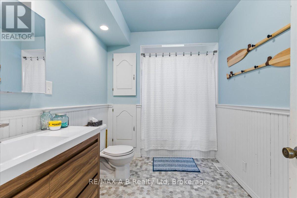 145 Frederick Street, Central Huron, Ontario  N0M 1L0 - Photo 15 - X12573618