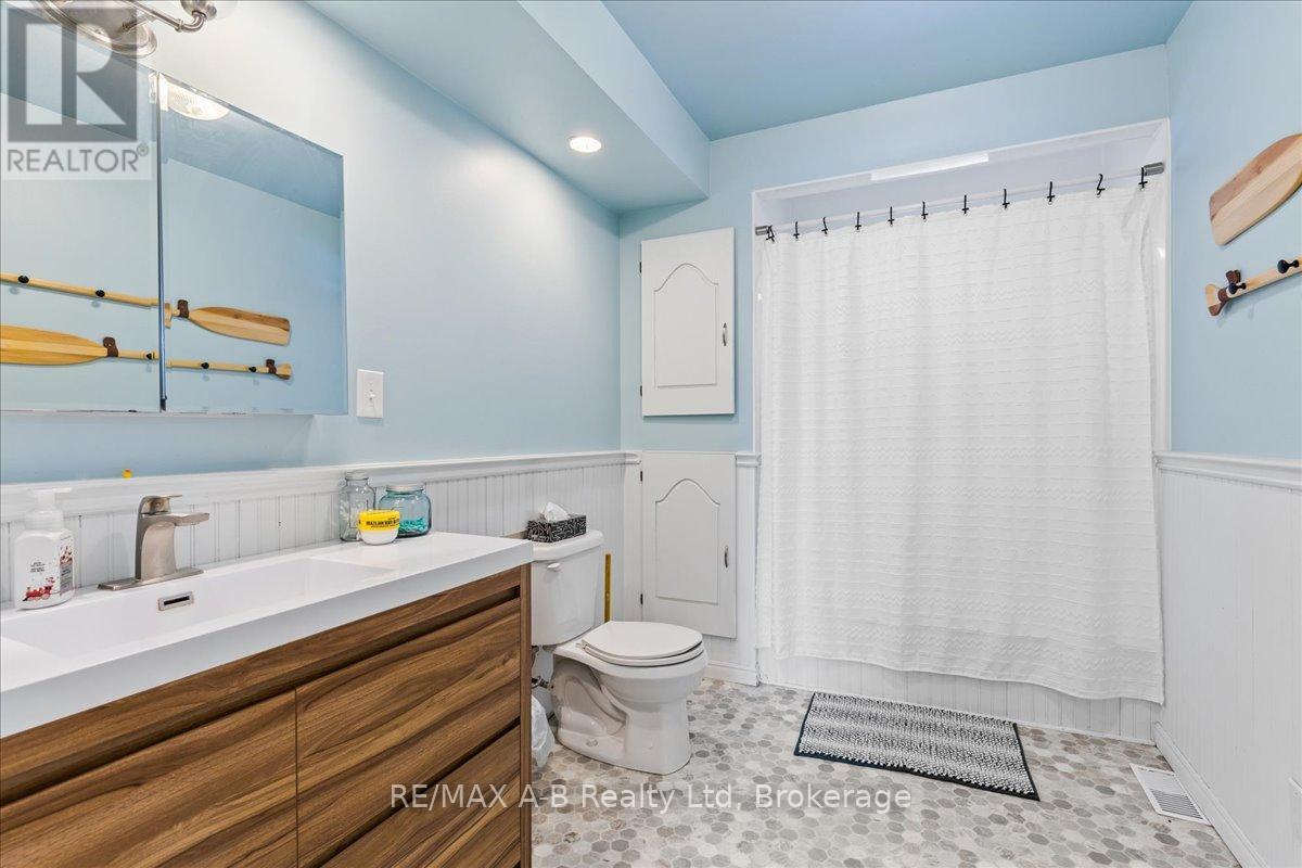 145 Frederick Street, Central Huron, Ontario  N0M 1L0 - Photo 16 - X12573618