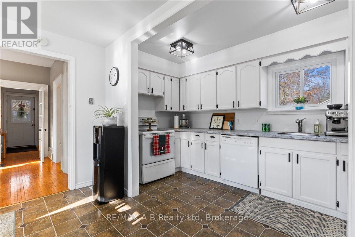 145 Frederick Street, Central Huron, Ontario  N0M 1L0 - Photo 7 - X12573618