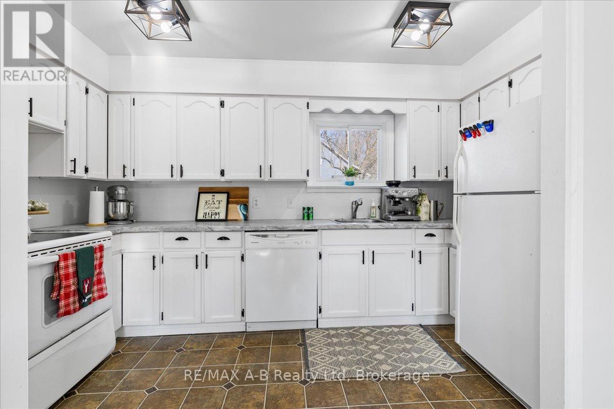 145 Frederick Street, Central Huron, Ontario  N0M 1L0 - Photo 8 - X12573618