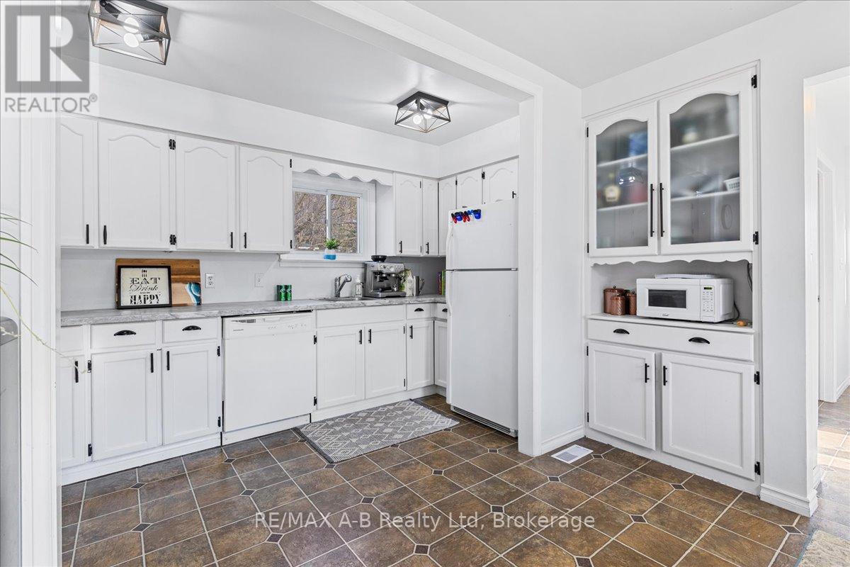 145 Frederick Street, Central Huron, Ontario  N0M 1L0 - Photo 9 - X12573618