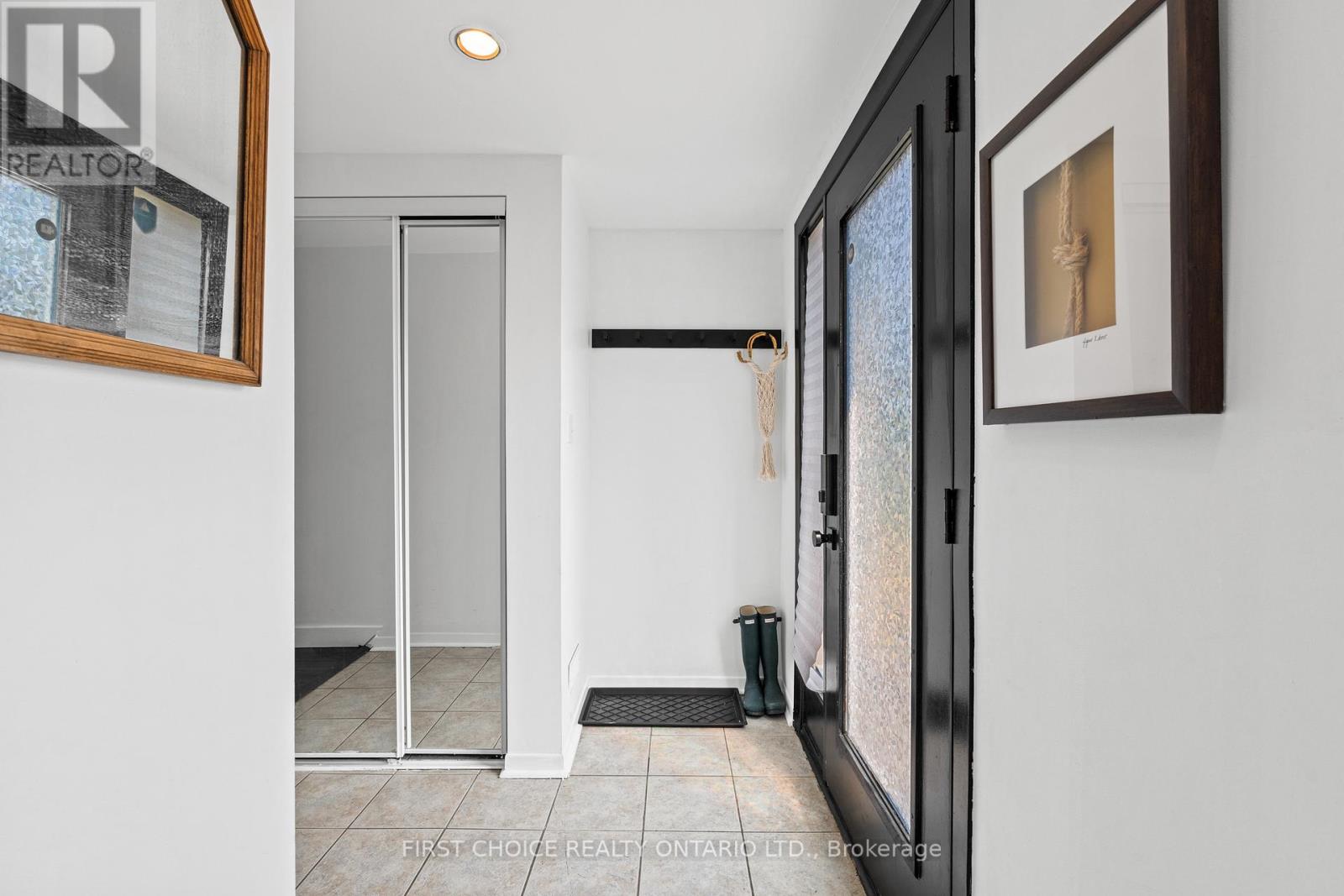 10 Campbell Reid Court, Ottawa, Ontario  K2K 1X7 - Photo 2 - X12573628