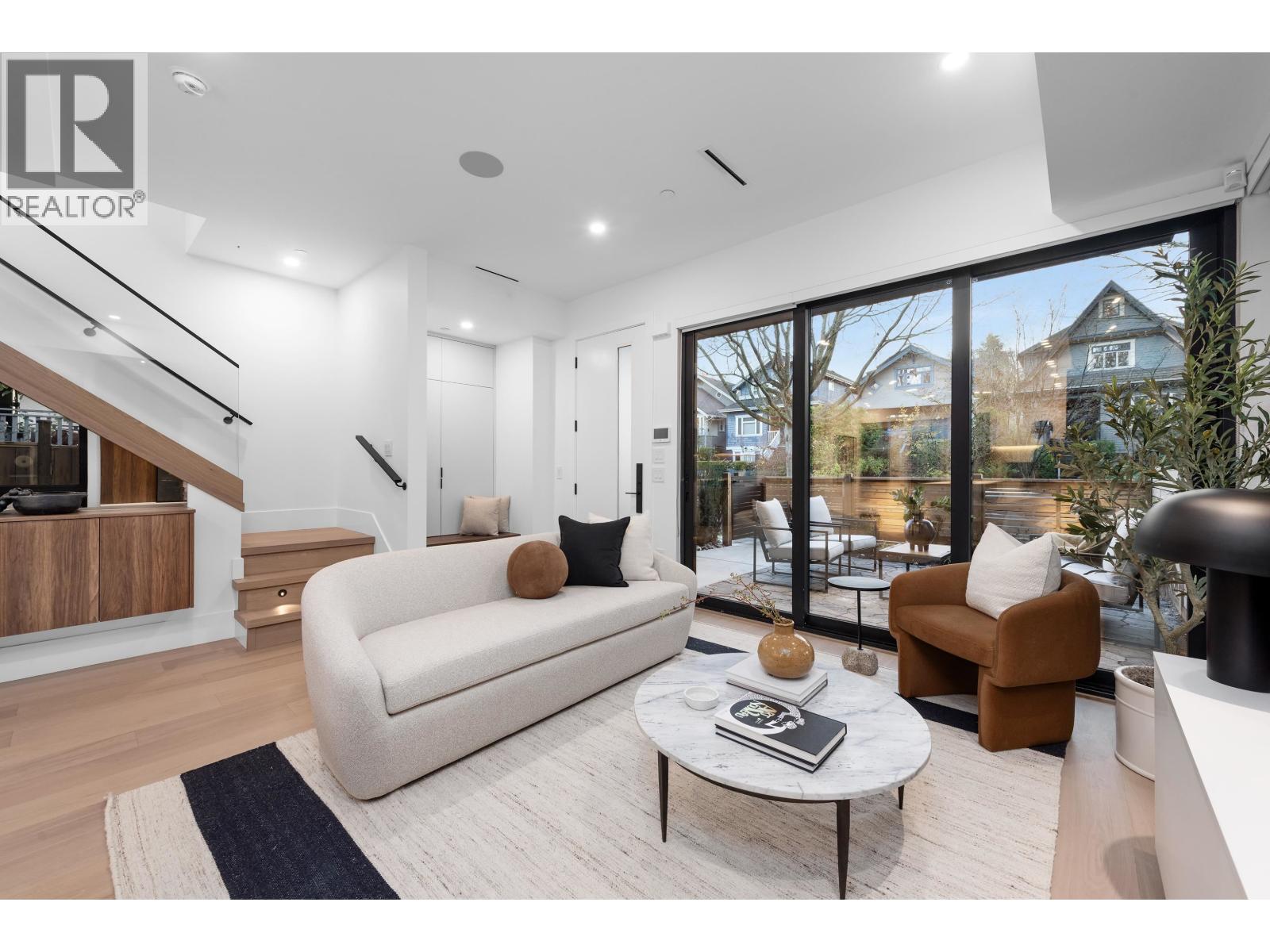 2 275 W 17th Avenue, Vancouver, British Columbia  V5Y 1Z9 - Photo 2 - R3069770